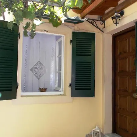 Дом отдыха Lamda's House Agii Deka Corfu